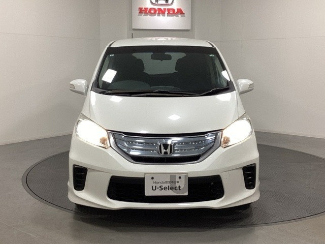 【Honda認定中古車 U-Select】　エンジン、オーディオやカーナビ(社外品は除く）に至るまで保証をお付け致します。全国のホンダディーラーで保証と整備が受けられます。