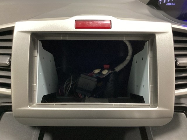 当車はオーディオレス車です。