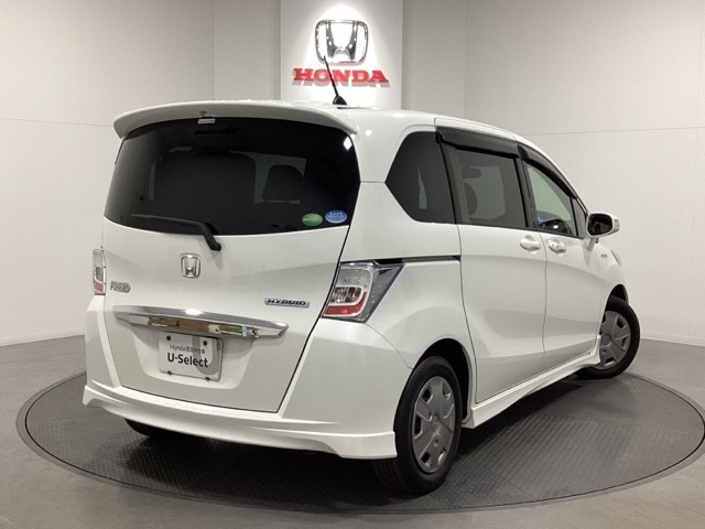 【Honda認定中古車 U-Select】　は3つの安心をお約束します。　1　Hondaのプロが整備した安心。 2　第三者機関がチェックした安心。　3　購入後もHondaが保証する安心。