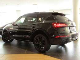 弊社掲載車両は、店舗外のモータープールに在庫している場合がございます。