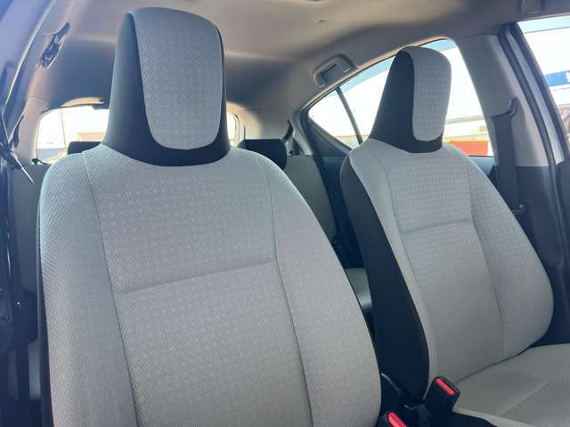 内装ルームクリーニング済みです。しっかりキレイにしておりますので、ぜひお確かめください。納車時にはもう一度キレイにいたしますよ！