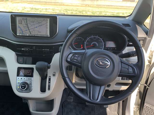 エンジンルームも綺麗に洗浄してから納車致します。普段あまり見ることが無い箇所だからこそ綺麗だと感動しますよね(*´▽｀*)