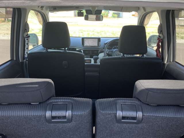 ルームクリーニングも隅々まで綺麗にしてお渡ししています。他店の車のクオリティと比較してください！！！