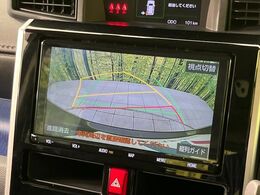 【バックカメラ】駐車時に後方がリアルタイム映像で確認できます。大型商業施設や立体駐車場での駐車時や、夜間のバック時に大活躍！運転スキルに関わらず、今や必須となった装備のひとつです！