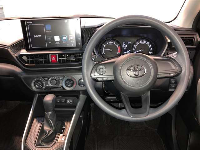 デザインはもちろん、機能性も優れたインパネ！