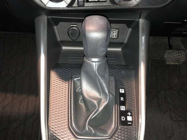 シフト操作もしやすく快適な運転を楽しんでいただけます♪