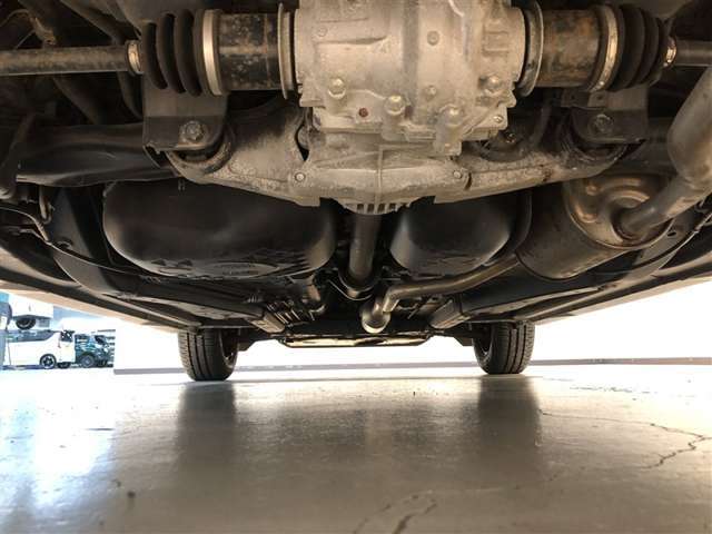 下廻りの状態です（車両後方から）