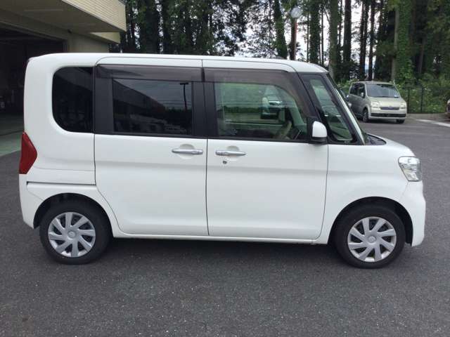 店舗は新名神高速道路甲南インターより車で約5分。県道4号線沿いで、近隣にはコメリさん・パチンコいちばんさん・スーパーのビッグさんがあります。