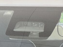 【スズキ　セーフティサポート】走行中に前方の車両等を認識し、衝突しそうな時は警報とブレーキで衝突回避と被害軽減をアシスト。より安全にドライブをお楽しみいただけます。