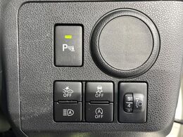 【コーナーセンサー】バンパーに付いたセンサーが障害物を検知！一定の距離に近づくとアラートで教えてくれます♪狭い駐車スペースや車庫入れ時も安心ですね☆