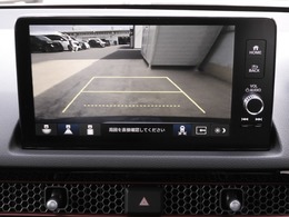 ◆バックカメラ◆リバースにするだけで映ります、後方の安全確認や、狭い駐車場での車庫入れ、雨の日や夜間など視界の悪い時に便利です！安全にバックする為には欠かせない装備です。