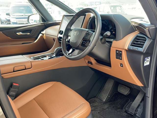 気になる車はすぐにお問い合わせください！右のカーセンサー専用無料ダイヤルから、専門スタッフがお車のご質問にお答えいたします！