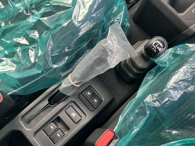 パワーウィンドウも問題なく作動いたします！お電話は072-284-8233まで！