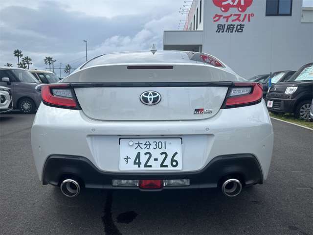 後ろです！
