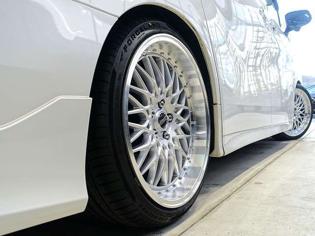 別途オプションにて純正ホイール・スタッドレスタイヤ等のご準備も可能です！詳しくは当店スタッフまで♪