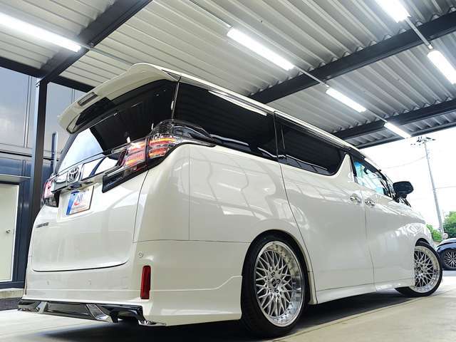 純正11型フリップダウンモニター！純正9インチナビ！Bluetooth！ブルートゥース！フルセグTV！地デジ！CD/DVD！SD再生！AM/FM！パノラミックビューモニター！ビルトインETC！ドラレコ