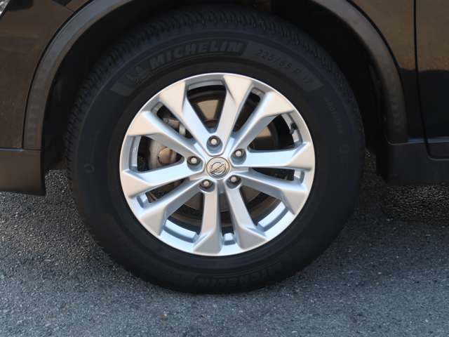 225/65R17　走行面にも異常な摩耗はありません
