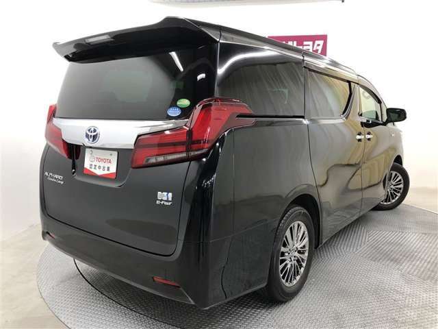 万が一の場合に相談できる自動車保険やJAFも取扱いしています。土日も対応してますよ　♪♪