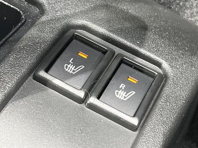 【シートヒーター】寒い日に重宝するシートヒーター！エアコンより早く温まってくれるので寒がりの人も安心ですね♪エアコンの温風は乾燥するから苦手、という方にもをおすすめです。
