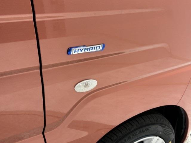 届出済未使用車とは、登録済みでなおかつ使用していない車のことを指します！ナンバー登録はしてあるものの、実際には使用されず保管しているケースが多く、必要最低限の走行しかしていないお車です♪