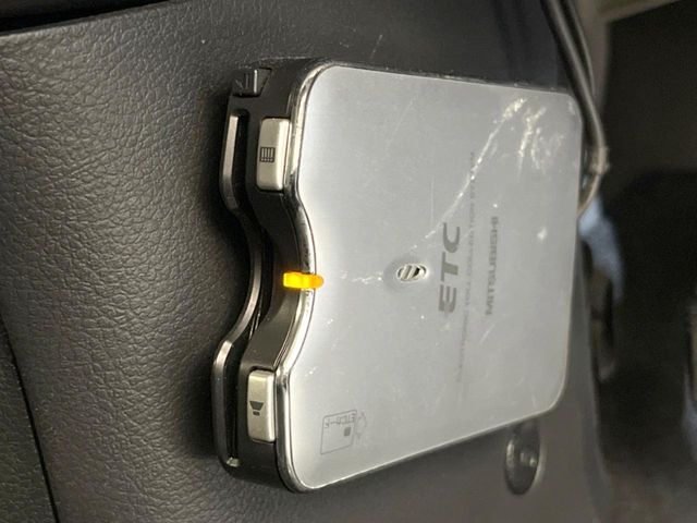 【ETC】高速道路の料金所をストレスなく通過！話題のスポットやサービスエリアに多い「スマートIC」利用時は必須のアイテムです。当店でセットアップを実施、ご納車当日からすぐにご利用いただけます！