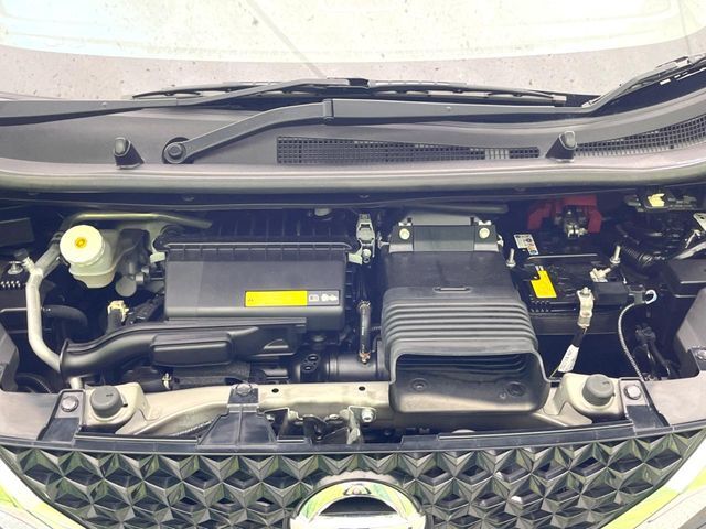 親切・丁寧な専門メカニックスタッフが応対！・車検・点検整備・事故等の修理などアフターサービスも安心。お車のカスタマイズもネクステージのサービススタッフまでご相談ください！