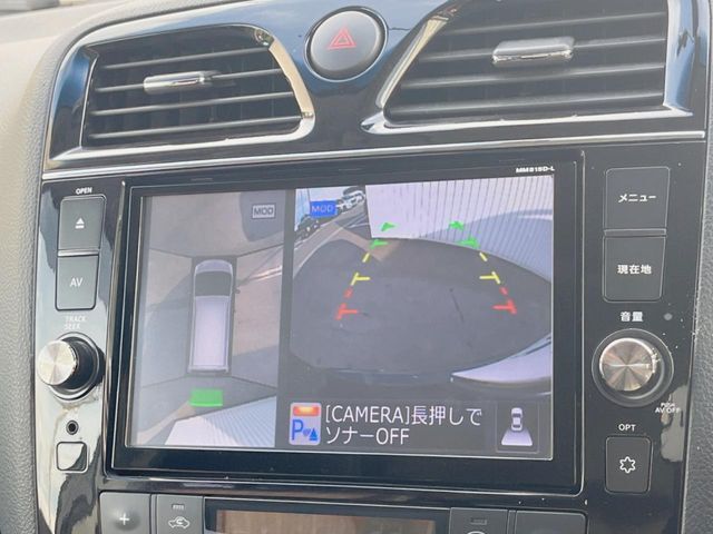 【アラウンドビューモニター】専用のカメラにより、上から見下ろしたような視点で360度クルマの周囲を確認することができます☆死角部分も確認しやすく、狭い場所での切り返しや駐車もスムーズに行えます。