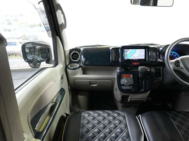 『国産車、輸入車専用の工場完備♪♪』全車保証付きです。走行距離無制限保証をお客様ご自身でおクルマに合わせてお選び頂ける有料保証ございます。サービスサポート当社加入実績率100％☆業界ハイクオリティ水準