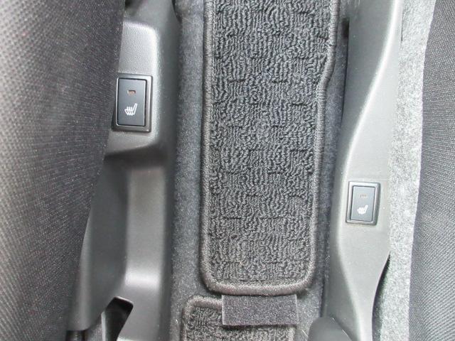 前席シートヒーター機能付きなので寒い冬など特に便利です！女性には嬉しいですね♪