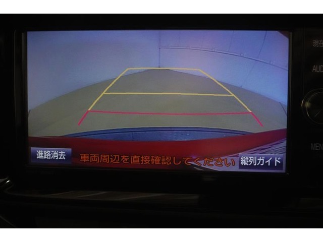 バックモニター搭載で車庫入れ安心！車庫入れが苦手な人もこれで安心！