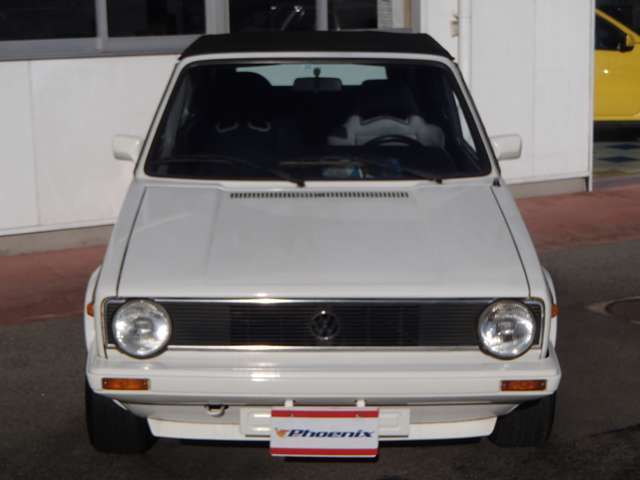 正規ディーラー車★左ハンドル★5速MT★ソフトトップ★セミバケットシート★マグナフローマフラー★ラビットエンブレム★アナログ時計★AC★丸目ヘッドライト★取説あり