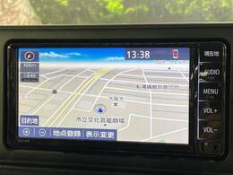 【純正ナビ】人気の純正ナビを装備しております。ナビの使いやすさはもちろん、オーディオ機能も充実！キャンプや旅行はもちろん、通勤や買い物など普段のドライブも楽しくなるはず♪