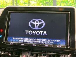 【純正9型ナビ】人気の純正ナビを装備。オーディオ機能も充実しており、Bluetooth接続すればお持ちのスマホやMP3プレイヤーの音楽を再生可能！毎日の運転がさらに楽しくなります！！