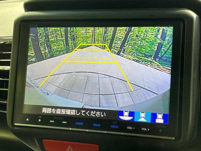 【バックカメラ】駐車時に後方がリアルタイム映像で確認できます。大型商業施設や立体駐車場での駐車時や、夜間のバック時に大活躍！運転スキルに関わらず、今や必須となった装備のひとつです！