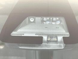 【トヨタセーフティセンス】走行中に前方の車両等を認識し、衝突しそうな時は警報とブレーキで衝突回避と被害軽減をアシスト。より安全にドライブをお楽しみいただけます。