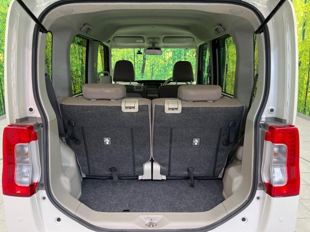 普段のお買い物や通勤、送迎等に十分な荷室スペースを確保しております。セカンドシートを倒すと、大きな荷物の積載も可能です♪