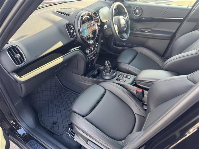 自動車保険も各種取り扱っております！簡単にお見積りが出来ますので、お気軽にご相談ください♪お車のサポート関係も充実しております！