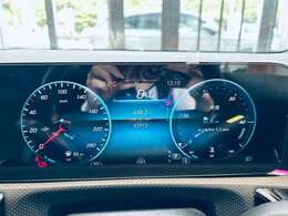 【スピードメーター】『スピードメーター』の画像になります。メーターがシンプルで見やすく運転しやすいですね！