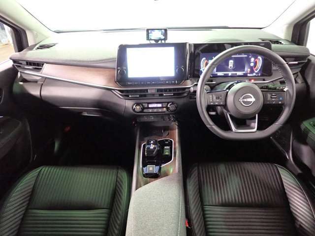 ◆同車種のカラーバリエーションも豊富に取り揃えております。当店にお好みのボディーカラーがない場合は、グループ店の在庫車をお調べしてお取り寄せも可能です。◆