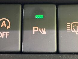 【コーナーセンサー】バンパーに付いたセンサーが障害物を検知！一定の距離に近づくとアラートで教えてくれます♪狭い駐車スペースや車庫入れ時も安心ですね☆