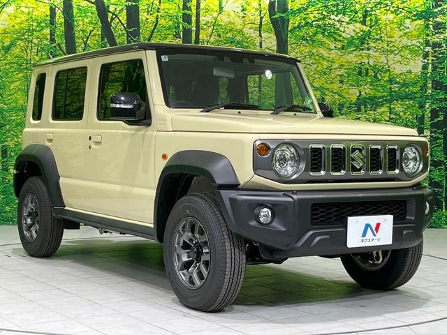 高透明度のガラス皮膜で撥水はもちろん、上質なツヤ・光沢を実現。紫外線や酸性雨から大切な愛車を保護し、色あせ・劣化を防止。「弾スプラッシュコート」、「弾プリミッサコート」からお選びいただけます。