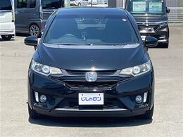 お車を前から見るとこのような感じです。ヘッドライトの形やグリル等顔つきを確認できます。　＃自社ローン　＃ローン　＃金利　＃通らない　＃保証人　＃クレジット　＃頭金　＃債務整理　＃自己破産