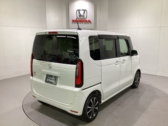 【Honda認定中古車 U-Select】　は3つの安心をお約束します。　1　Hondaのプロが整備した安心。 2　第三者機関がチェックした安心。　3　購入後もHondaが保証する安心。