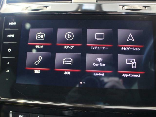 9.2インチ大型タッチスクリーンのインフォーメーションシステムです。ナビゲーションを始めスマホとの連動、車両の設定や車両の状態など様々な機能が複合されたシステムです。
