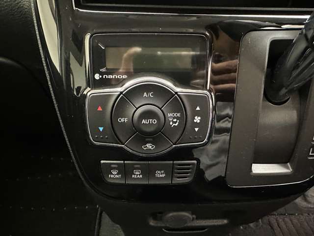 【運転席操作部】快適なドライブを楽しむための機能が装備されています！運転席から触れるので、使いやすいです！除菌プランいれていただくと、さらに清潔で安心していただけます！
