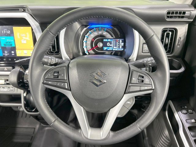 【純正革巻きステアリング】上質な革を使用することで、手にしっかり馴染みとても運転しやすいハンドルです♪