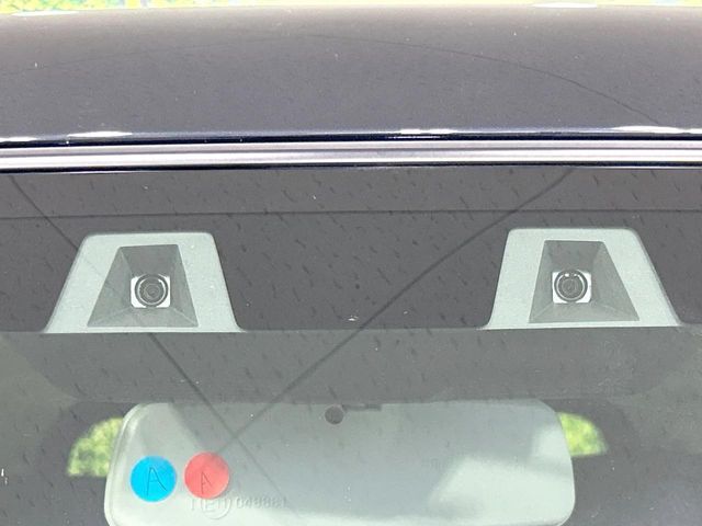 【全方位モニター用カメラ】専用のカメラにより、上から見下ろしたような視点で360度クルマの周囲を確認することができます☆死角部分も確認しやすく、狭い場所での切り返しや駐車もスムーズに行えます。
