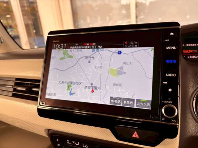 オートエアコンですので快適さも兼ね備えた戦闘機です。