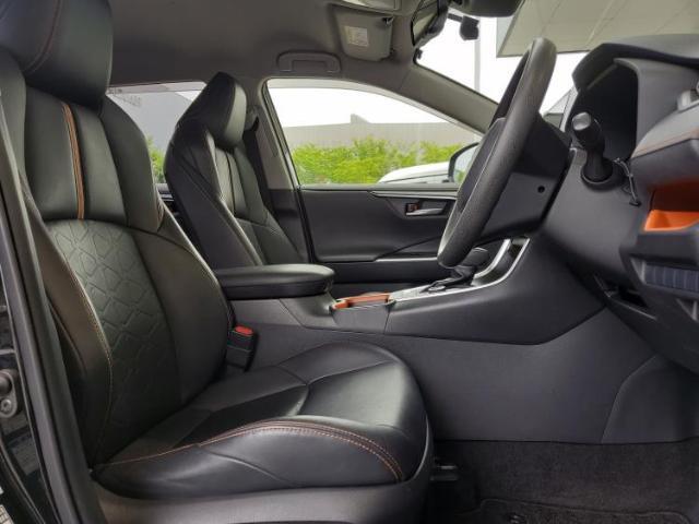 「この車の写真をもっと見たい」「状態が気になる」「この装備はついている？」どんな小さな疑問でもお気軽にお問い合わせください！