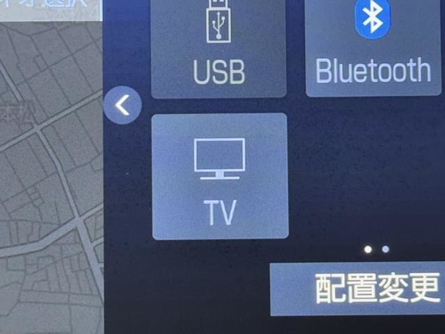 TVが見れるチューナーを装備しています。　新しい車でも付いていないことで、TVが見れない事も多々あるので要チェックです。